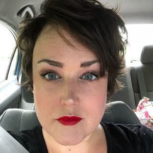 Meet your Posher, Corie